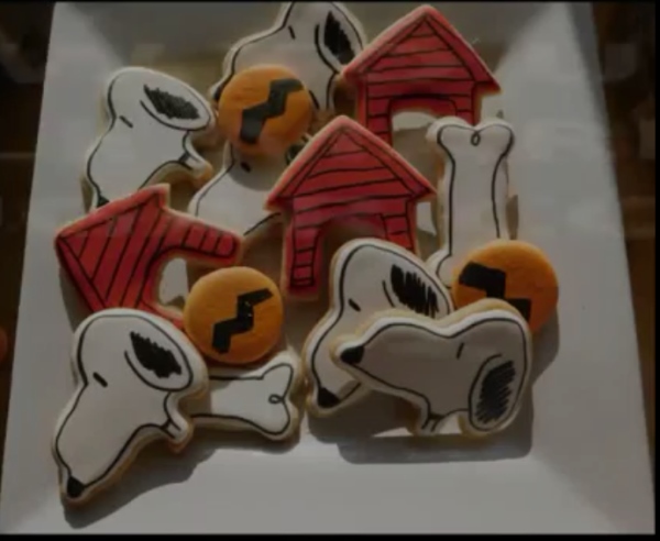 How to Use Edible Markers to Make Beautiful Snoopy Cookies?