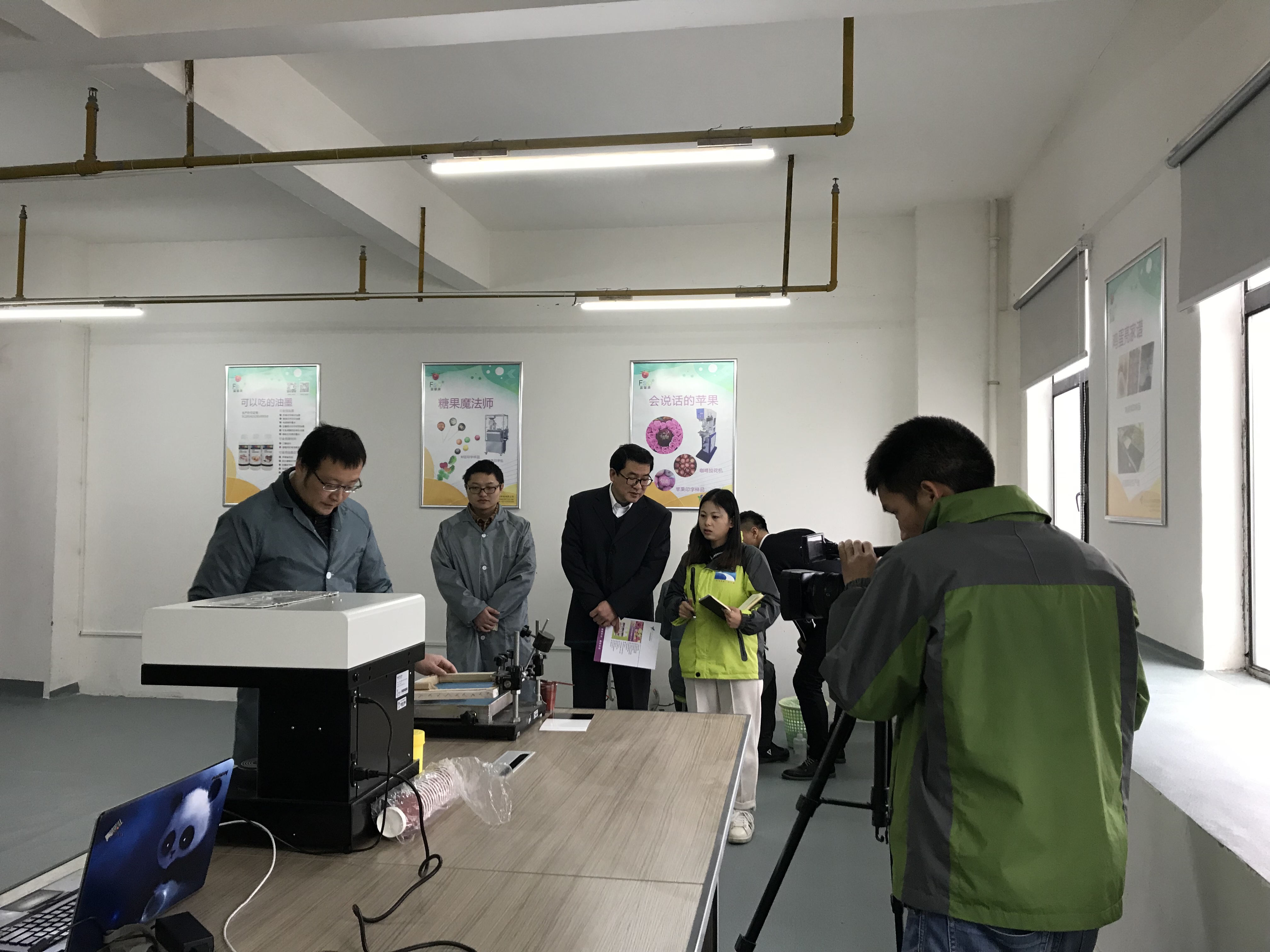 Hubei TV came to our office for an interview!